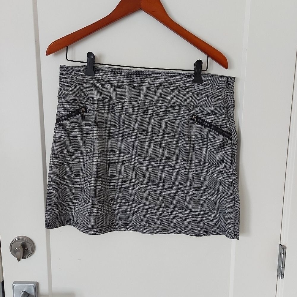 MOTION ATHLETIC SKIRT 